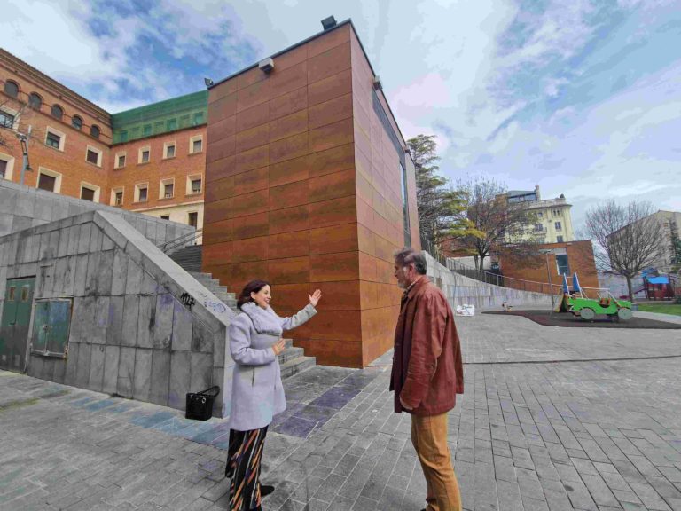 Finaliza la renovación de los cubos del aparcamiento de la Glorieta en Teruel