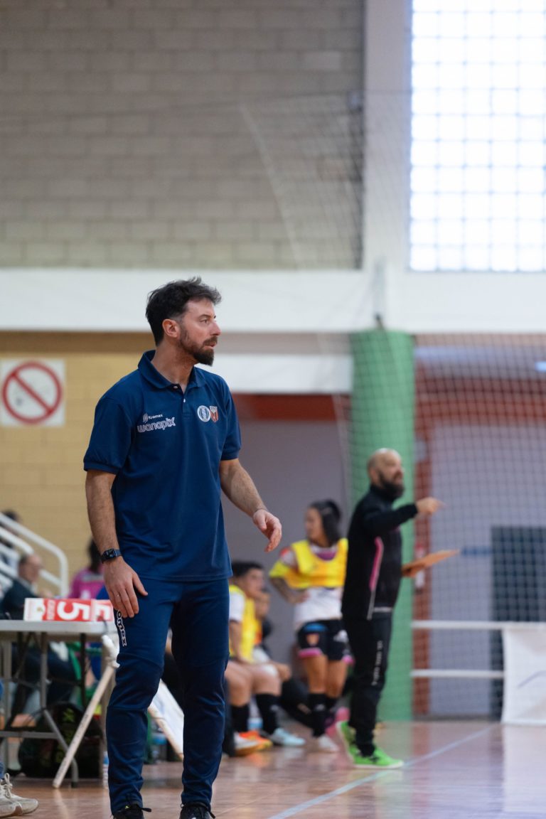 Nano Modrego es confirmado una temporada más como entrenador del InterSala 10 Zaragoza