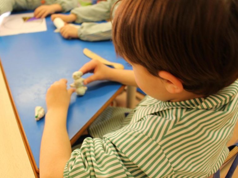 Aragón extiende su programa de apoyo a familias con menores hasta 2026