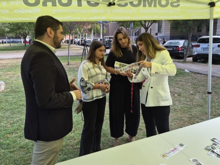 El Gobierno de Aragón reparte 1.000 pulseras para detectar sustancias en bebidas en el Campus de San Francisco