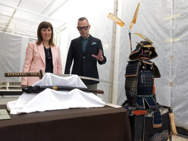 Gobierno de Aragón suma un sable japonés del siglo XIV al Museo de Zaragoza