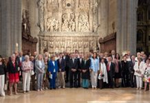 Dos decenas de parejas celebran sus bodas de oro en la Catedral de Huesca