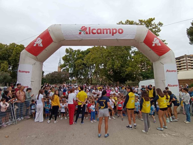 Más de 1.700 niños participan en la 19ª Carrera de la Infancia en Zaragoza