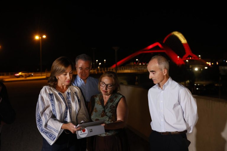 Zaragoza presenta la nueva iluminación del Puente del Tercer Milenio que ahorra un 93% de energía