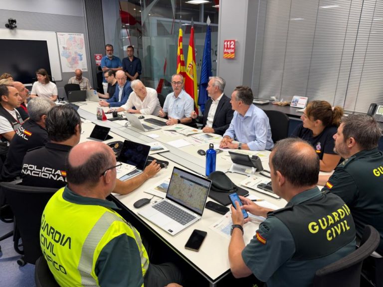 Incendio en Las Peñas de Riglos: Avances en la extinción y evaluación de servicios básicos para el regreso de evacuados