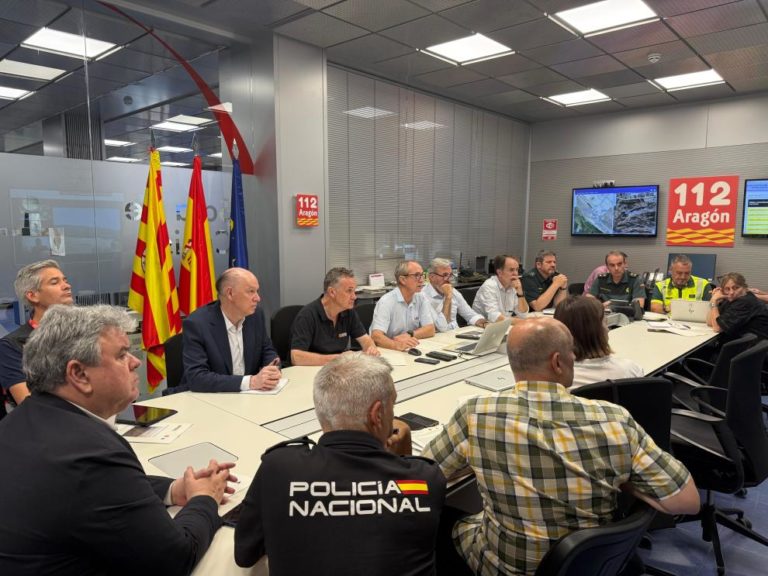 El incendio en Peñarroya de Tastavíns avanza hacia la estabilización y se reabre la carretera A-1414