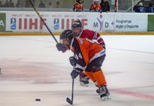 Jaca acoge el IV Memorial Manolo Santoro de hockey sobre hielo