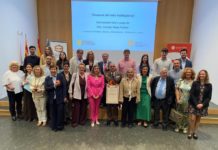 La Facultad de Economía y Empresa reconoce a la Academia General Militar en su celebración de San Vicente Ferrer