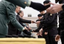 La Guardia Civil recibe la Medalla de Aragón por su labor en Catarroja tras la DANA