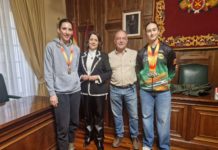 La alcaldesa de Teruel destaca a las atletas Elena Martín y Belén Villarroya como referentes deportivos