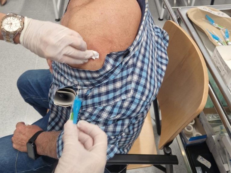La gripe en Aragón baja a niveles seguros y se deroga el uso obligatorio de mascarillas