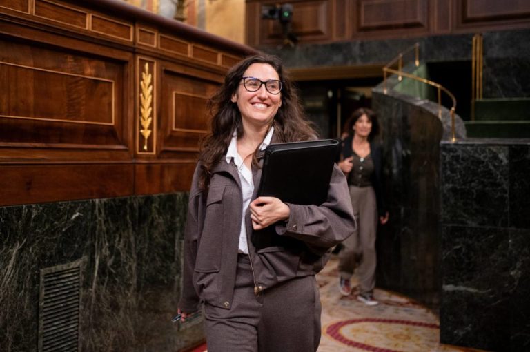 Laura Vergara toma posesión en el Congreso sustituyendo a Jorge Pueyo