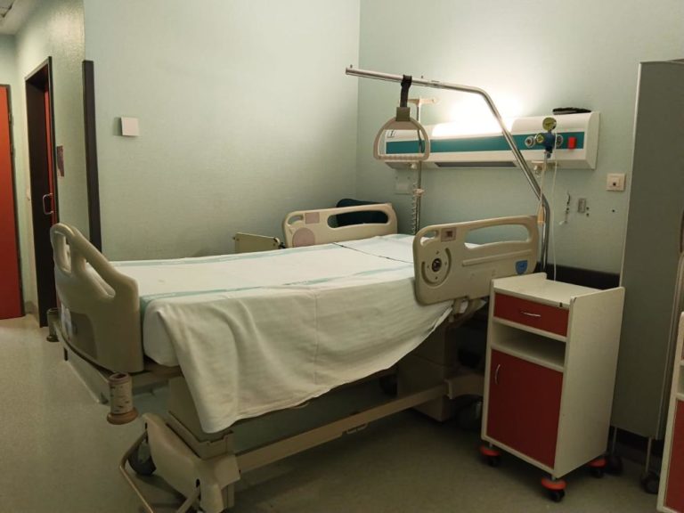 Los hospitales aragoneses reducen su capacidad de camas durante el verano