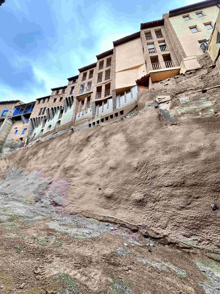 Los vecinos de las Casas Colgadas de Tarazona regresan a sus hogares tras la estabilización