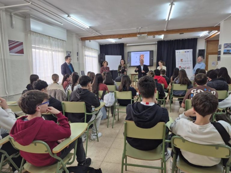 Más de 11.000 estudiantes de Aragón participan en charlas sobre el Estatuto de Autonomía