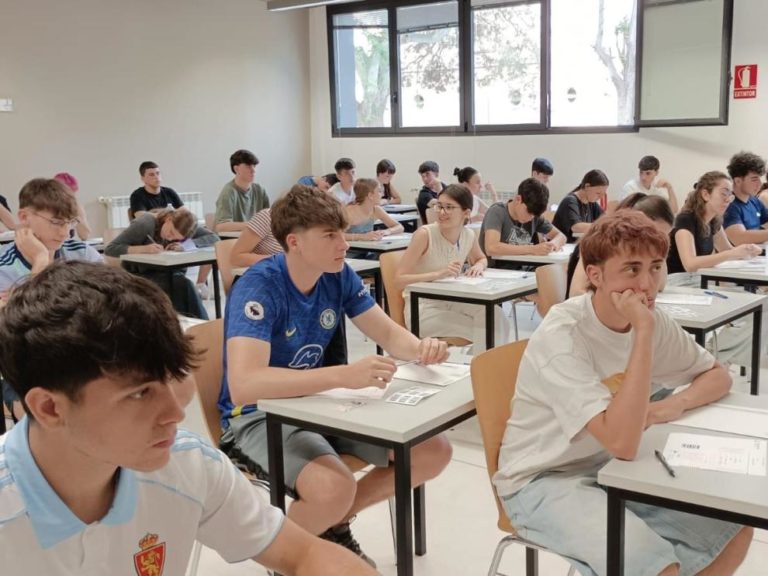 Más de 7.000 estudiantes inician la PAU 2026 en Aragón
