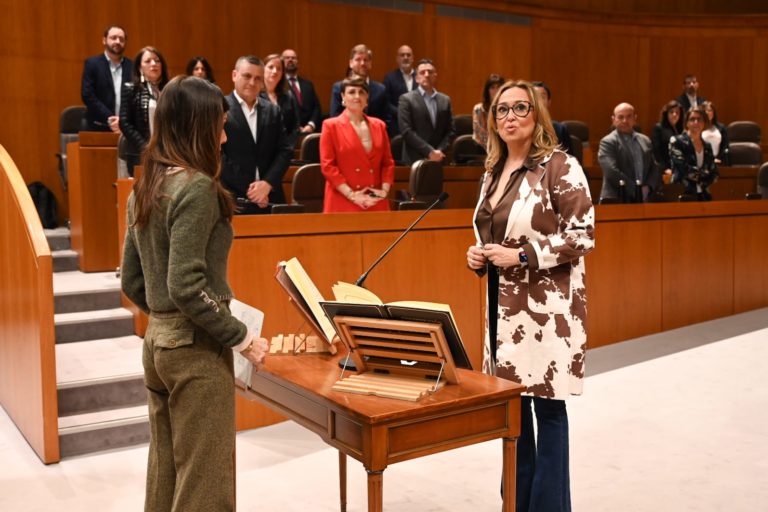 Mayte Pérez asume el cargo de senadora autonómica en Aragón