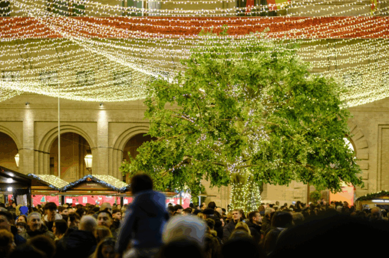 Zaragoza atrae a 342.000 visitantes en Navidad y genera 76 millones de euros en ingresos