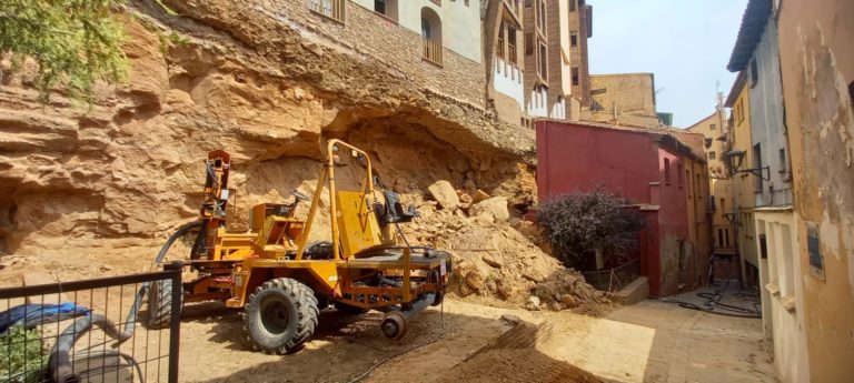 Tarazona inicia obras en las Casas Colgadas tras el desprendimiento de rocas
