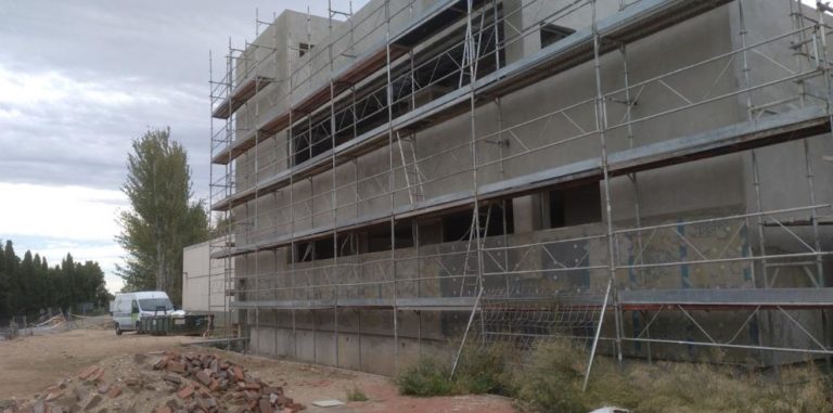 El Gobierno de Aragón acelera la ampliación del colegio Ramón y Cajal de La Joyosa con una nueva licitación urgente