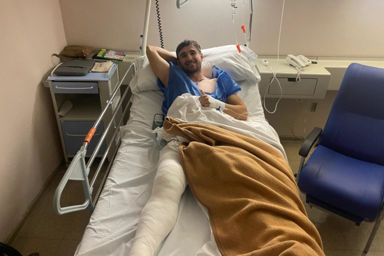 Óscar Villanueva, del Sala 10, se somete a cirugía de rodilla tras su lesión en partido
