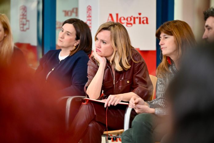 Pilar Alegría promete mejoras laborales para el sector de servicios sociales en Aragón_1