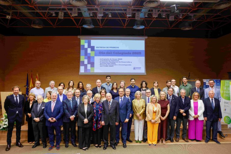 El Colegio de Médicos de Zaragoza premia al Dr. Pedro Cia y al Hospital Provincial en el Día del Colegiado 2025