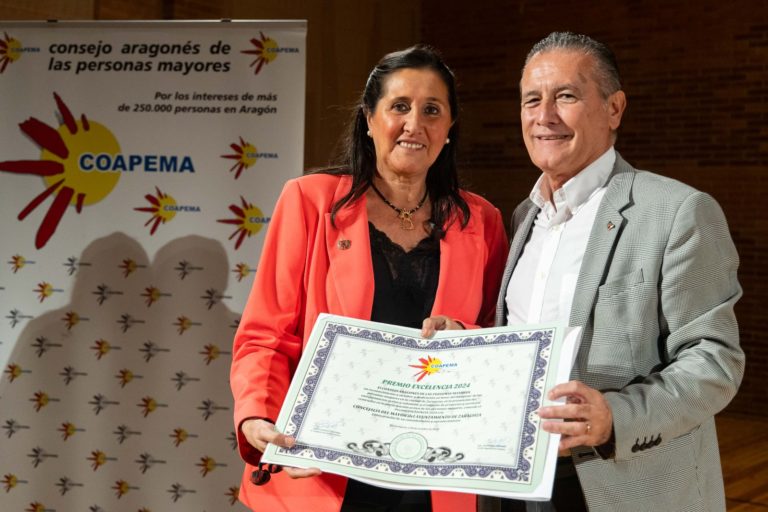 Zaragoza recibe el Premio Excelencia 2024 por su compromiso con las personas mayores