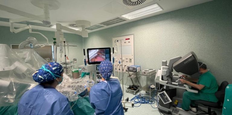El Hospital Miguel Servet incorpora un segundo robot Da Vinci