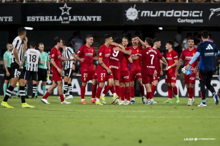 El Real Zaragoza, líder de la Liga Hypermotion
