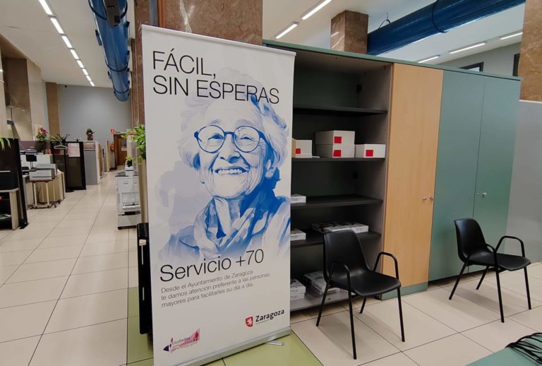 Zaragoza registra un aumento del 51% en el uso del servicio preferente para mayores de 70 años