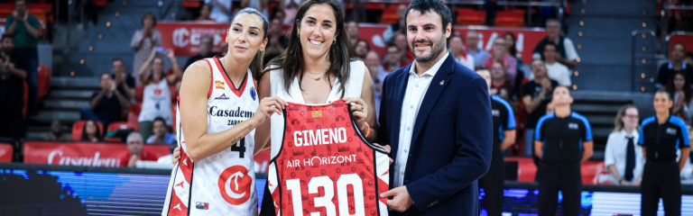 Vega Gimeno recibió un emotivo homenaje antes de la clasificación de Casademont Zaragoza la Euroleague Women