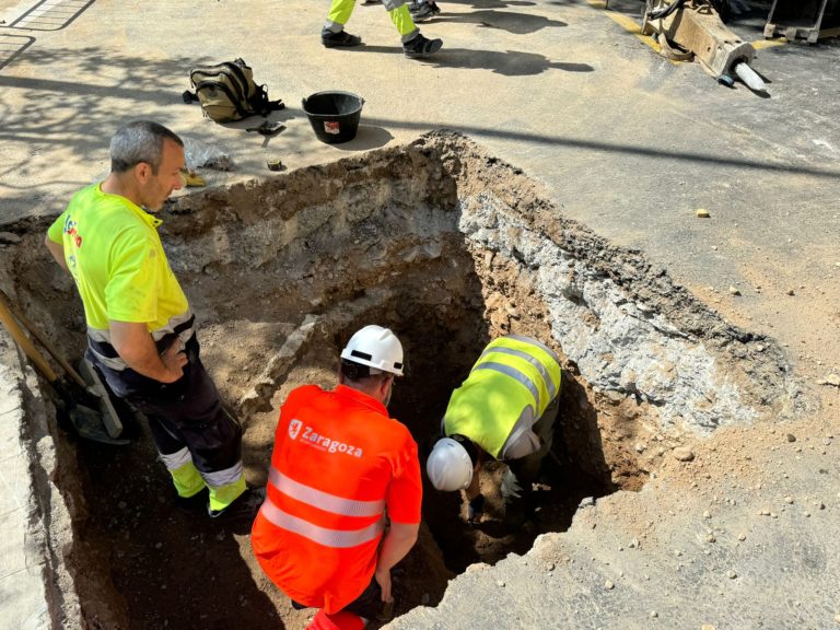 Zaragoza restablece el tráfico en el Coso tras hallazgos arqueológicos clave