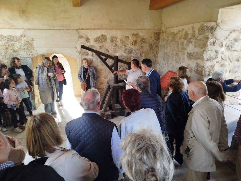 Teruel celebra el Día Internacional de los Museos con una visita a su Muralla histórica
