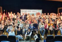 Teruel entrega estatuillas del Torico bebé a 172 familias en acto especial