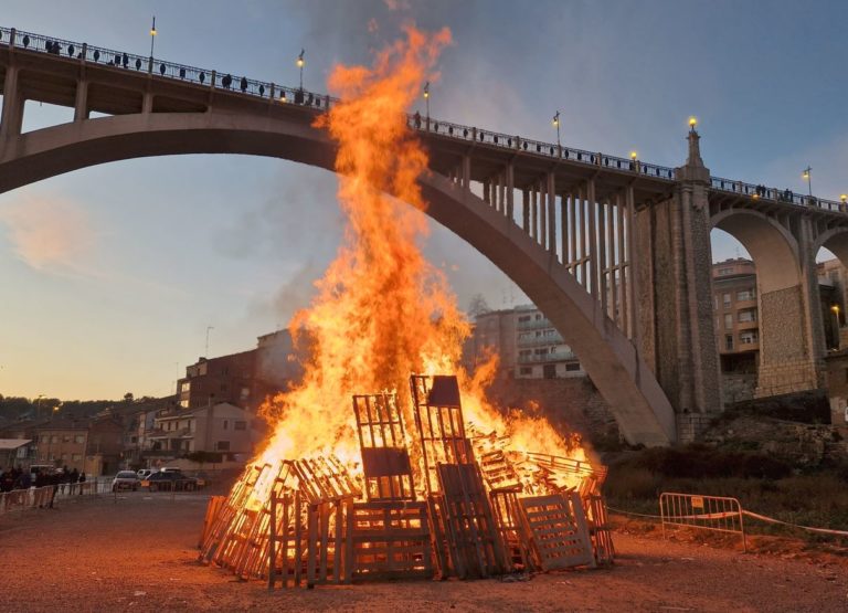 Teruel recibe 245 solicitudes para encender hogueras de San Antón este fin de semana