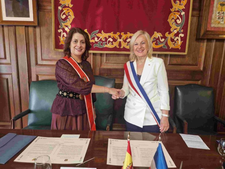 Teruel y Bourg-lès-Valence firman hermanamiento que promueve intercambios culturales y educativos