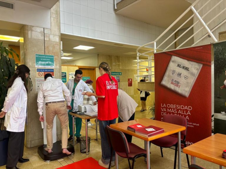 El Hospital Universitario Miguel Servet impulsa campaña sobre obesidad en Día Mundial