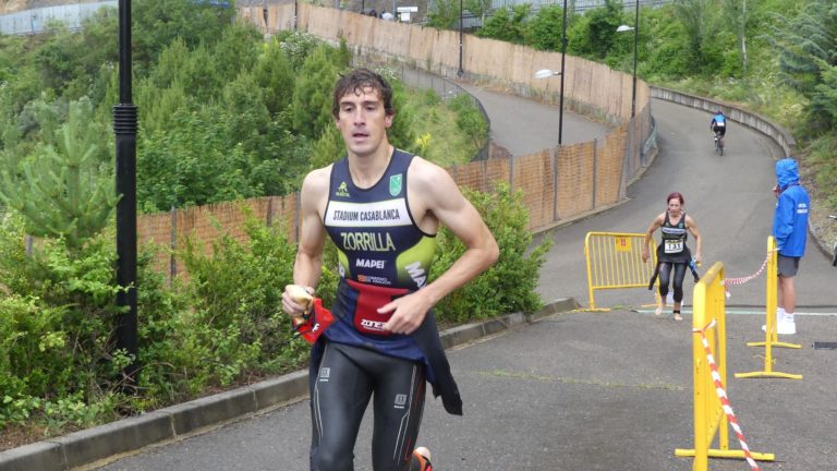 Marta Borbón y Fernando Zorrilla, ganadores del VI Triatlón de Sallent de Gállego