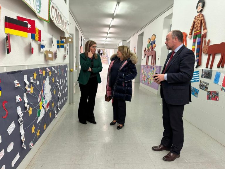 Visita de Tomasa Hernández al Colegio Gloria Fuertes en Andorra