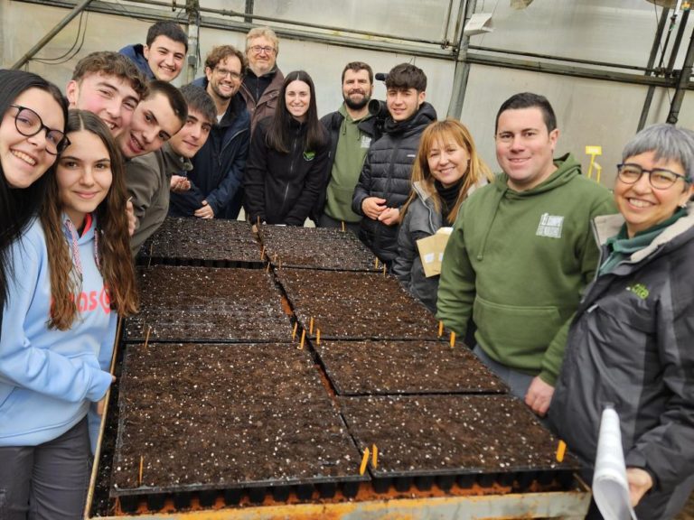 Se buscan voluntarios para cultivar 52 variedades de tomate en Teruel