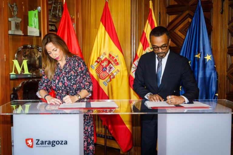 Zaragoza firma un acuerdo con Google para reducir emisiones con IA