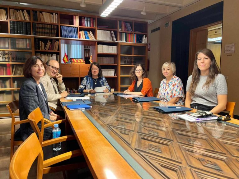 CCOO exige medidas urgentes ante el calor extremo en los centros educativos