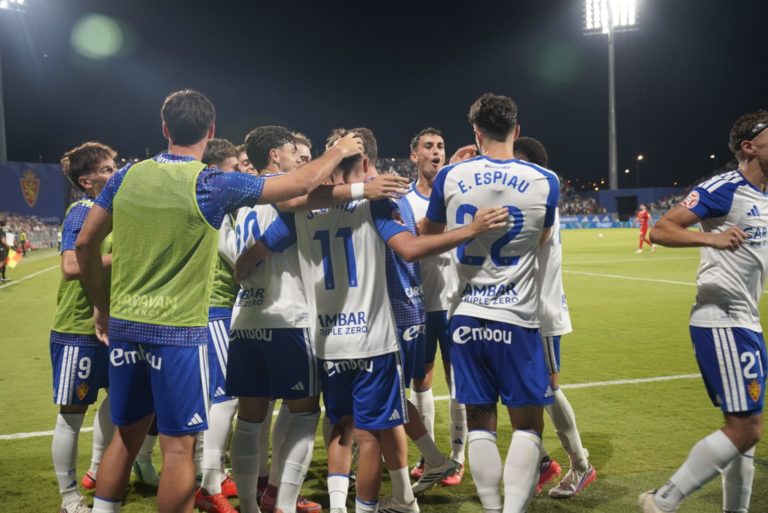El Real Zaragoza remonta 4-1 al CD Teruel y empieza octubre liderando la tabla