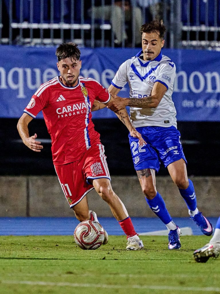 El Zaragoza se encerró por dentro y olvidó las bandas