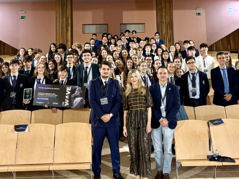 Zaragoza acoge el I Torneo Nacional de Debate The Wave con gran participación estudiantil