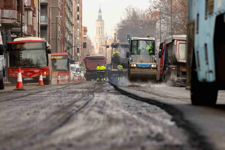 Zaragoza destina 14 millones a la mejora del asfaltado y lanza la Operación Asfalto 2026