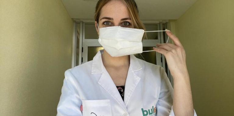 Zaragoza refuerza medidas contra la gripe con reparto de mascarillas en hospitales y transporte público