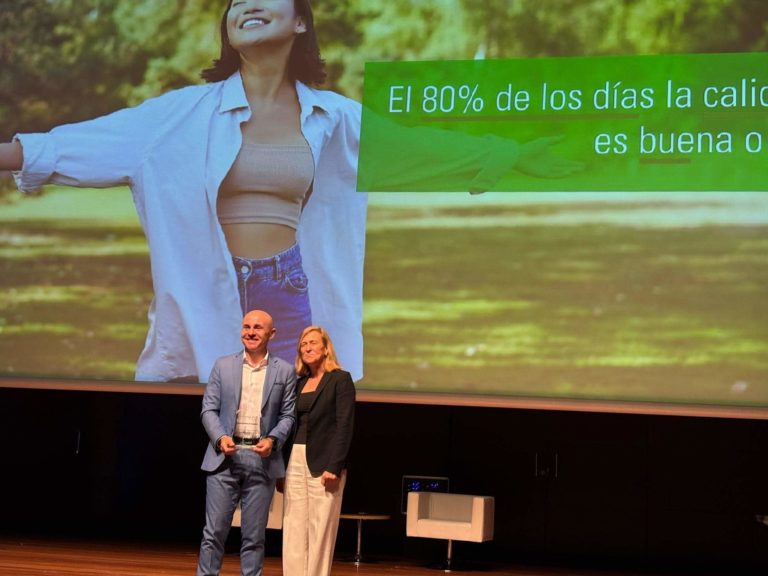 Zaragoza se convierte en la primera ciudad española con bus turístico 100% eléctrico