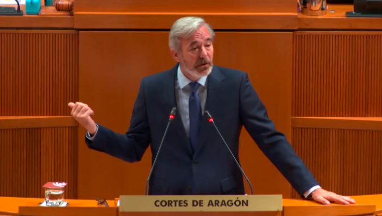 Azcón anuncia un plan de 51 millones para reforzar el operativo y ayudar a los afectados por los incendios